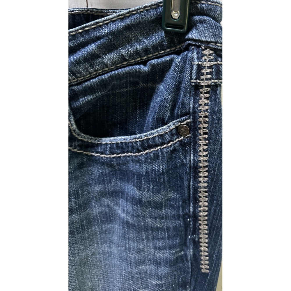 BKE  Stella Jeans Women 29x31 1/2 Blue Low Rise Bootcut Med Wash Heel Drag - Picture 3 of 9